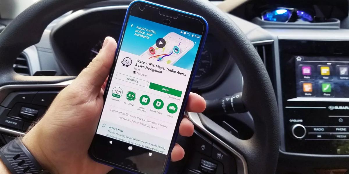 Applicazione Waze su smartphone