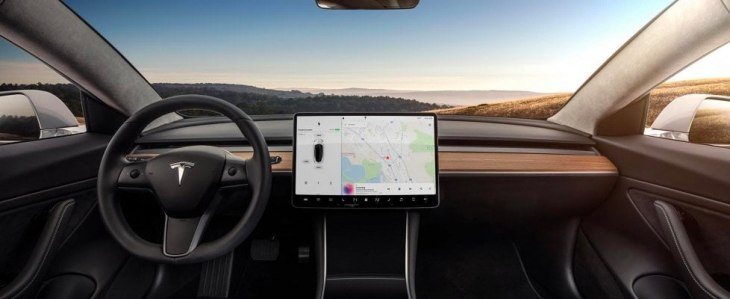 Plancia Tesla Model 3