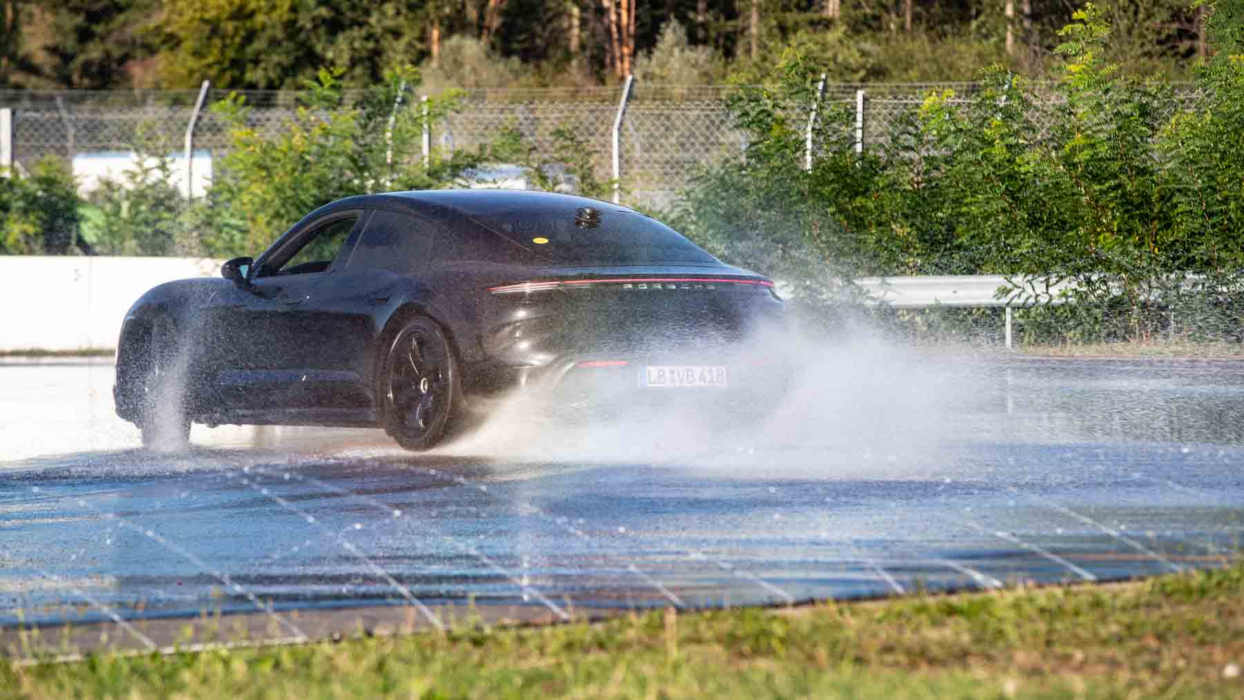 Porsche Taycan durante il record Porsche Taycan durante il record