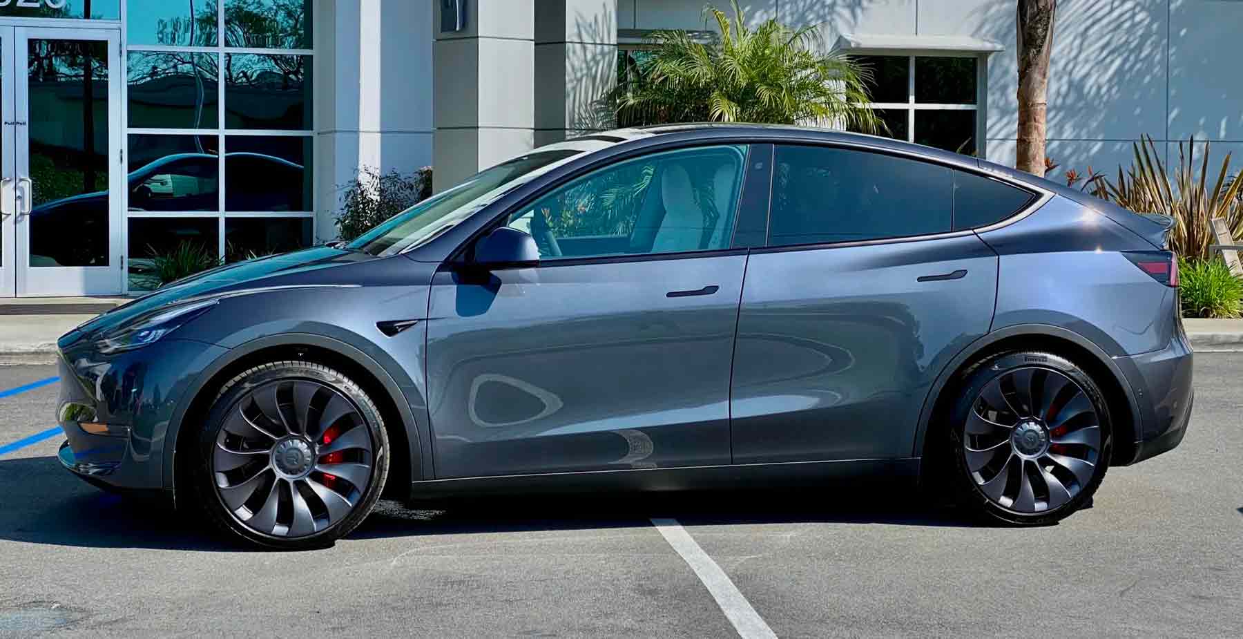 Fiancata Tesla Model Y Fiancata Tesla Model Y
